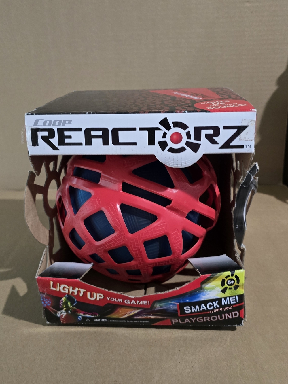 Reactorz Light-Up Smash Ball — Red